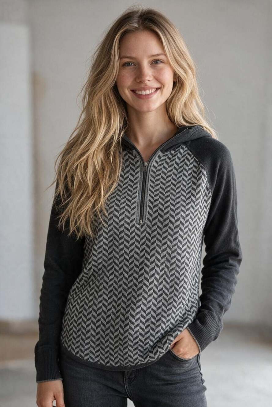 EDDIE BAUER Pullover Size S Gray Knit Chevron V Neck w/ Zip